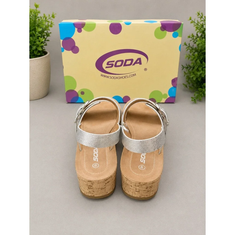Soda Racoon sandals in size 8